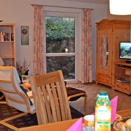 Mueritzblick 35 Und 36, 2xsouterrain-wohnung, 2xerdgeschoss-wohnung, 2xobergeschoss-wohnung Röbel