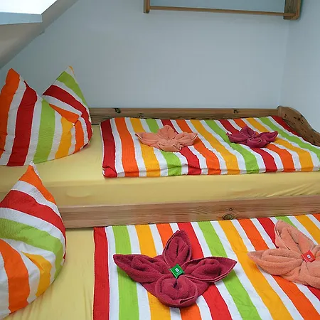 Mueritzblick 35 Und 36, 2xsouterrain-wohnung, 2xerdgeschoss-wohnung, 2xobergeschoss-wohnung شقة