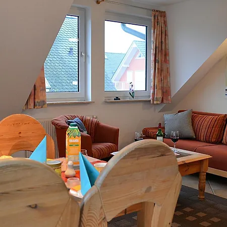 Mueritzblick 35 Und 36, 2xsouterrain-wohnung, 2xerdgeschoss-wohnung, 2xobergeschoss-wohnung Röbel