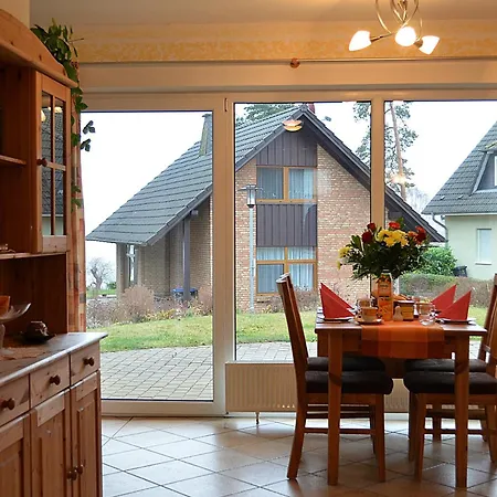 Mueritzblick 35 Und 36, 2xsouterrain-wohnung, 2xerdgeschoss-wohnung, 2xobergeschoss-wohnung Röbel