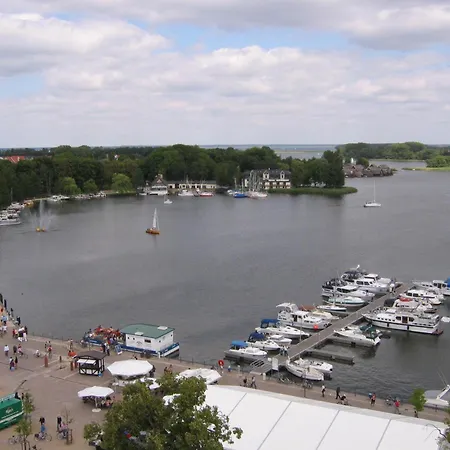 Appartement Mueritzblick 35 Und 36, 2xsouterrain-wohnung, 2xerdgeschoss-wohnung, 2xobergeschoss-wohnung Röbel