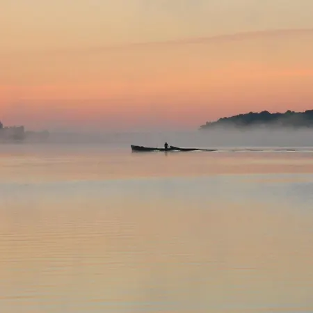 Mueritzblick 35 Und 36, 2xsouterrain-wohnung, 2xerdgeschoss-wohnung, 2xobergeschoss-wohnung Röbel