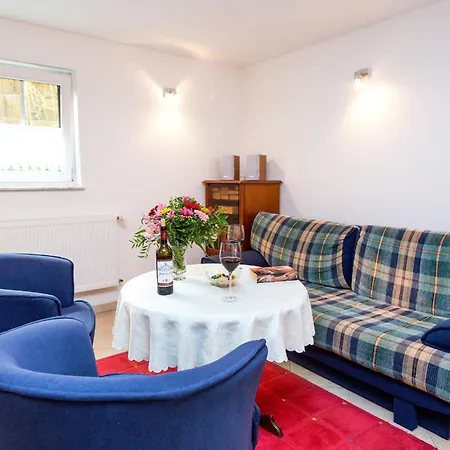 Mueritzblick 35 Und 36, 2xsouterrain-wohnung, 2xerdgeschoss-wohnung, 2xobergeschoss-wohnung Appartement *