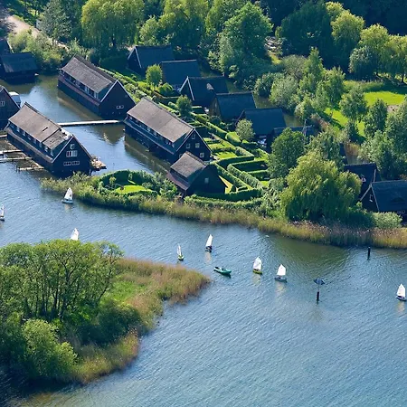 Mueritzblick 35 Und 36, 2xsouterrain-wohnung, 2xerdgeschoss-wohnung, 2xobergeschoss-wohnung Röbel