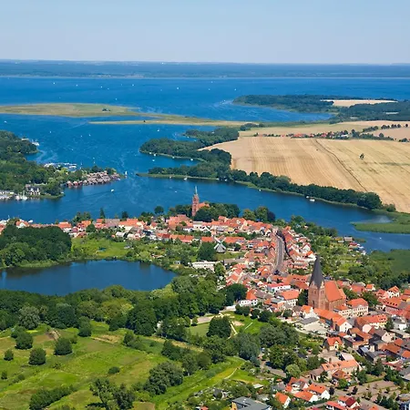 Mueritzblick 35 Und 36, 2xsouterrain-wohnung, 2xerdgeschoss-wohnung, 2xobergeschoss-wohnung * Röbel